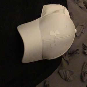 Under Armour L/XL baseball cap
